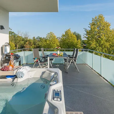 아파트 Luxus_spa_og_fewo Quartier 4 _we 4_ *